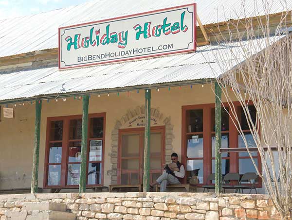 Holiday Hotel